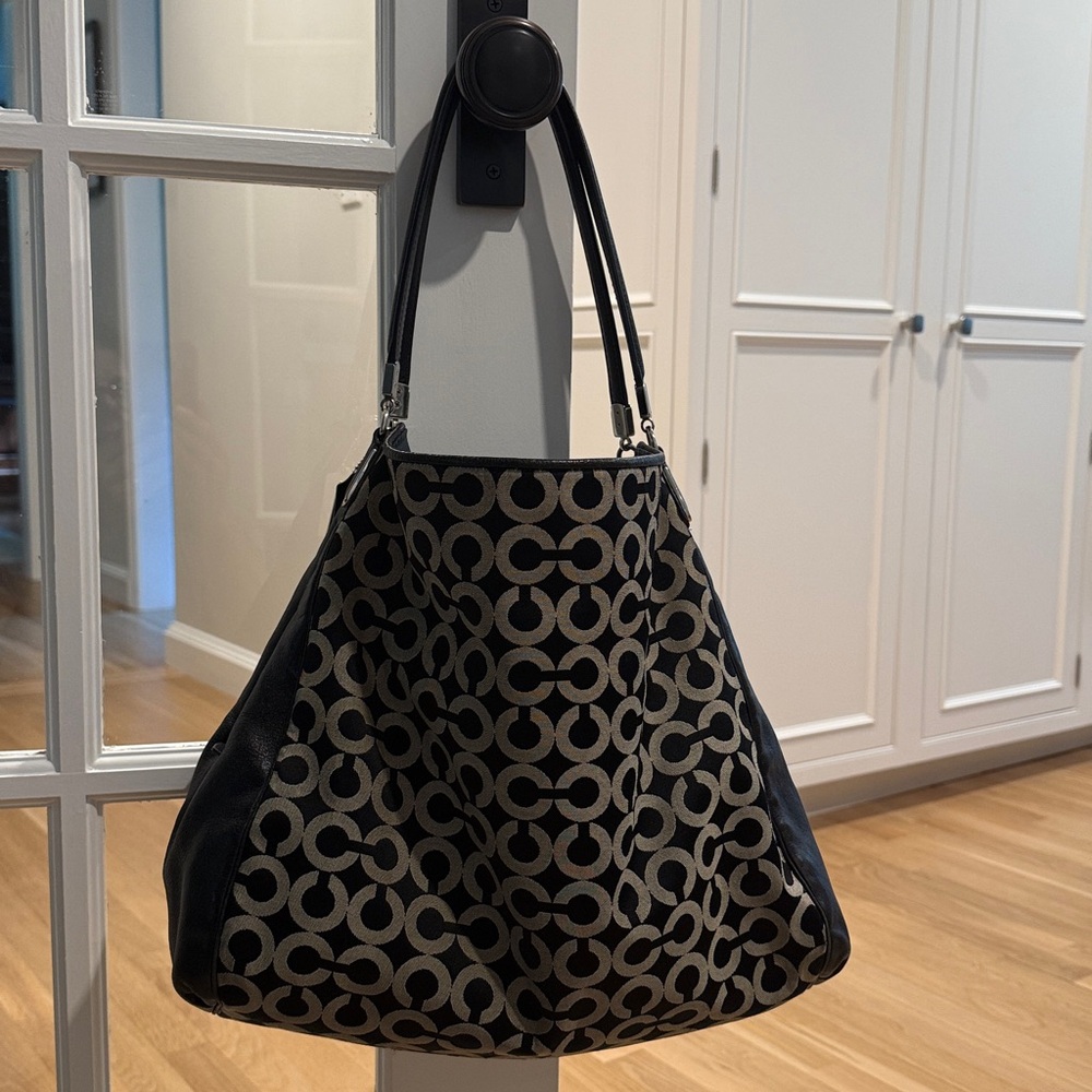 COACH Chic Black and Gray Patterned Signature Tote